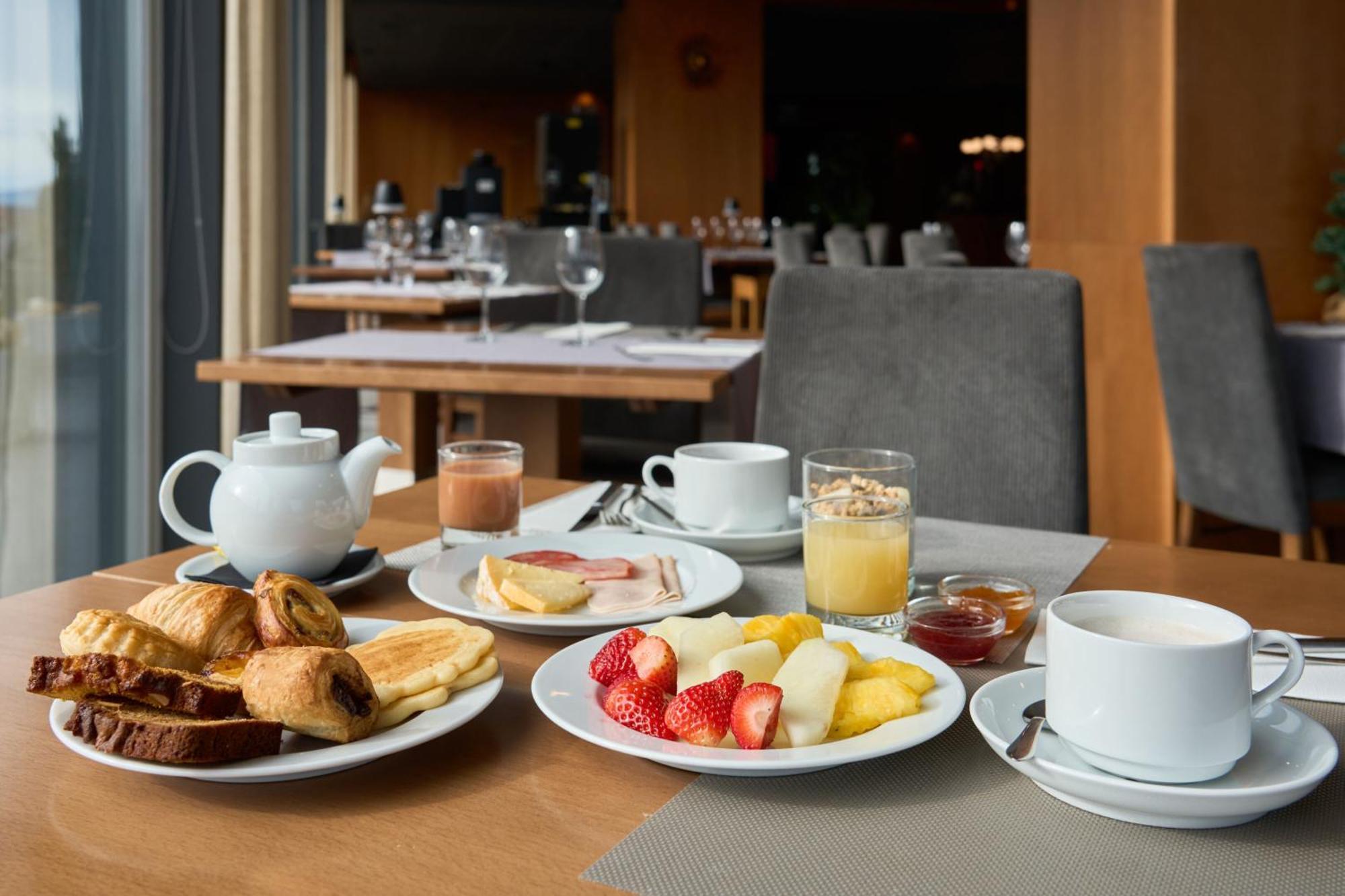 Hotel Versatile Guarda Zewnętrze zdjęcie